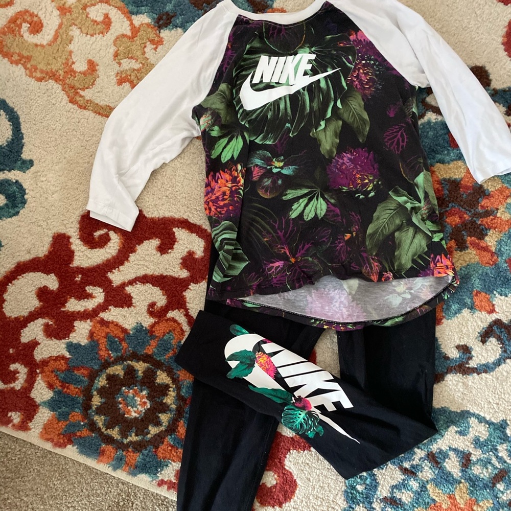 Girls Nike leggings outfit.